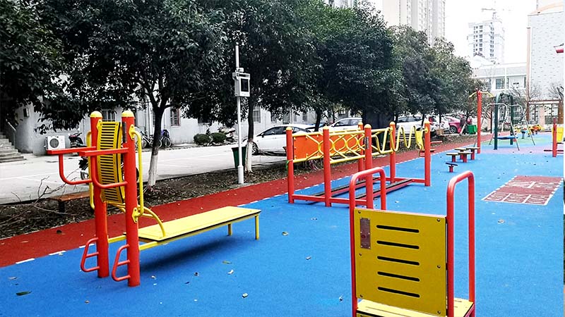 The Safety Rules When Children Play on Outdoor Playground